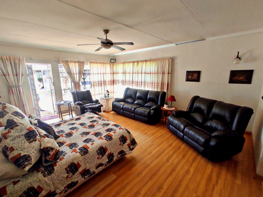 5 Bedroom Property for Sale in Sasolburg Ext 4 Free State